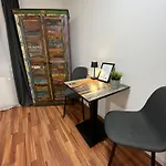Flexstay 10 בית אירוח